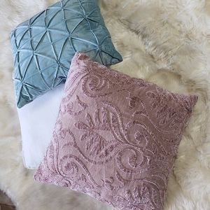 3 Accent pillows